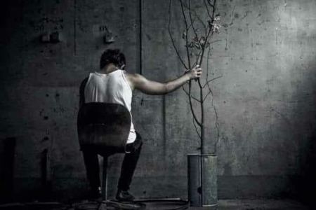 سبحانه من سواك