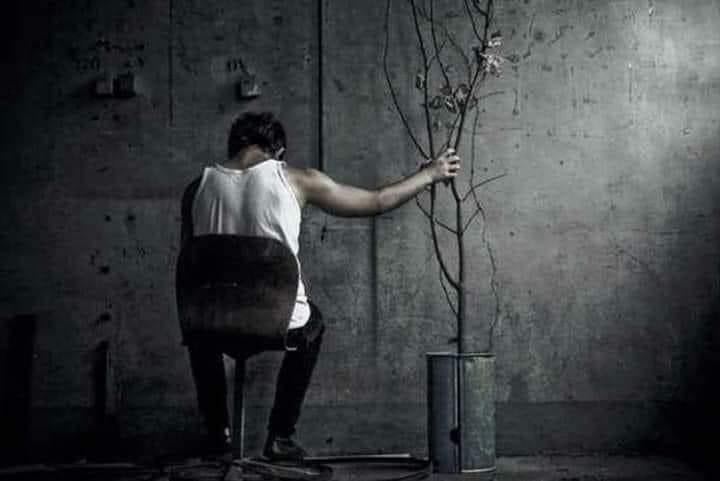 سبحانه من سواك